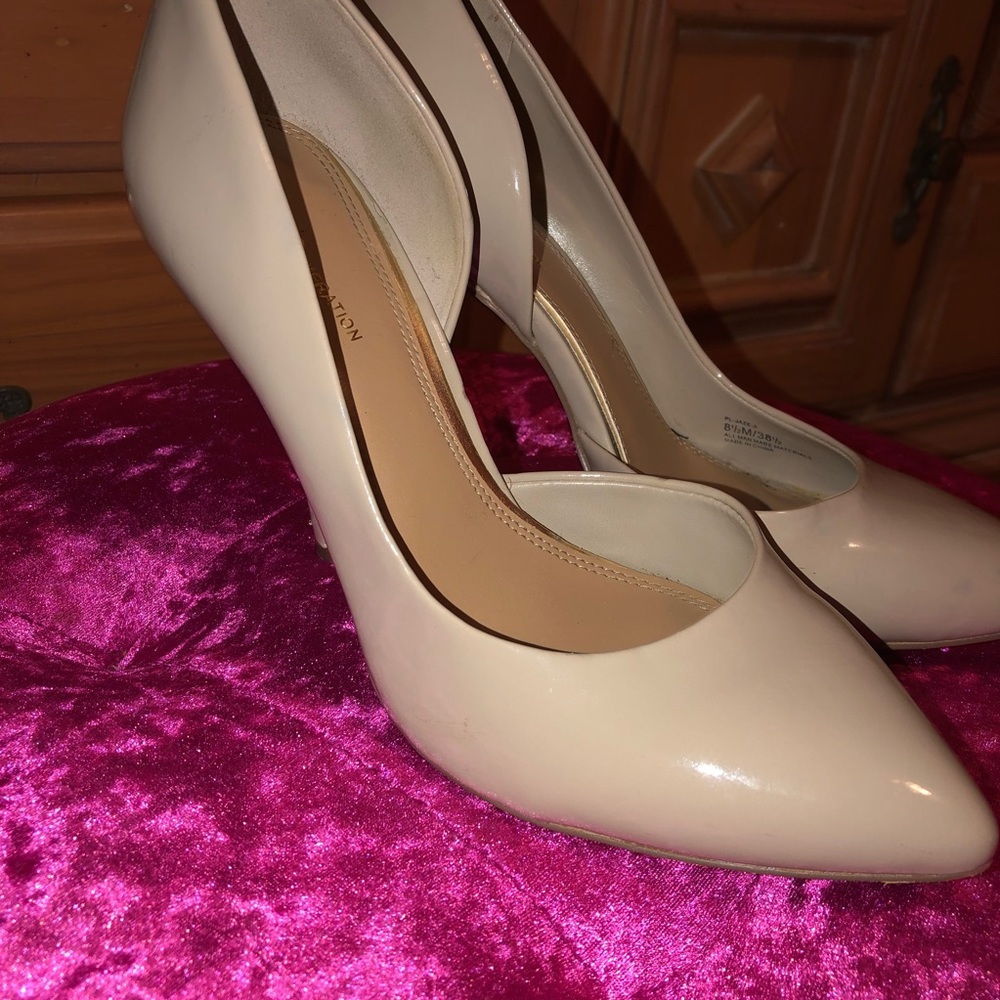 BCBGeneration Glossy Heels - Picture 4 of 5